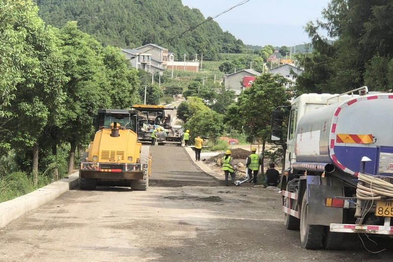 路橋集團(tuán)搶晴天、戰(zhàn)雨天、斗夜間  全力以赴推進(jìn)國道347項(xiàng)目建設(shè)